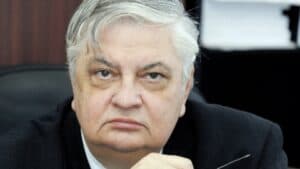 Profesorul Mircea Coșea, declarații incitante la Realitatea PLUS: Premierul României nu reușește să apere demnitatea națională