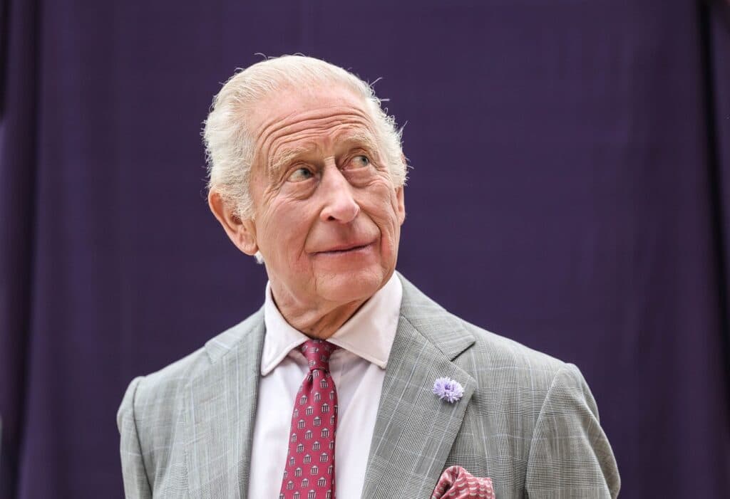 Regele Charles, supus unei umilințe publice din cauza fratelui său: „Cât timp ați fost la curent cu legătura dintre Prințul Andrew și Epstein?”