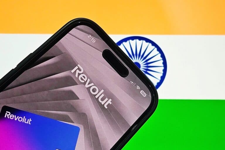 Revolut își propune să concureze cu băncile indiene și comisioanele lor „criminale” la schimburile valutare