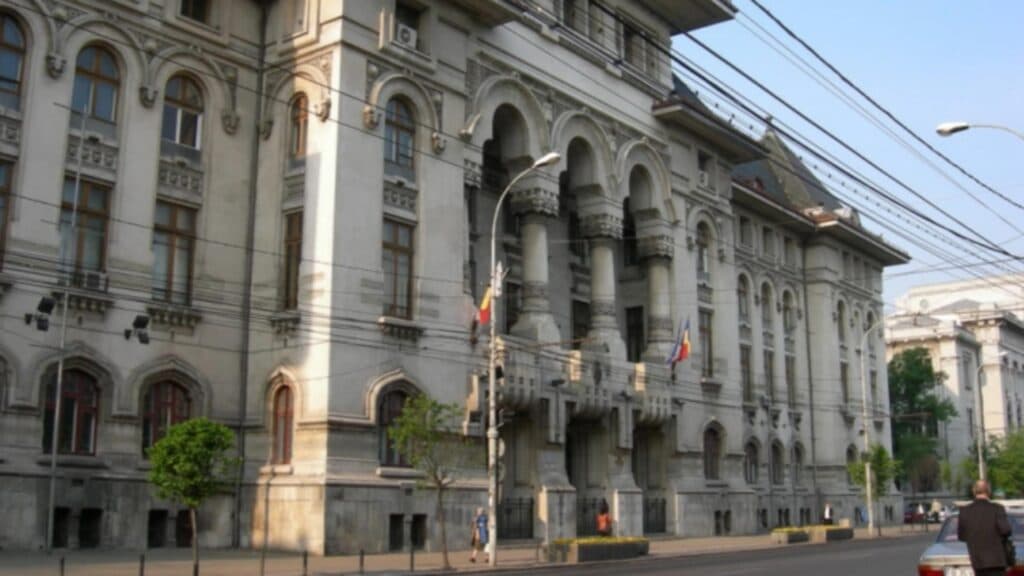Reziștii își intensifică eforturile de a destrăma coaliția pentru a prelua controlul asupra Primăriei Generale. O ședință decisivă se apropie