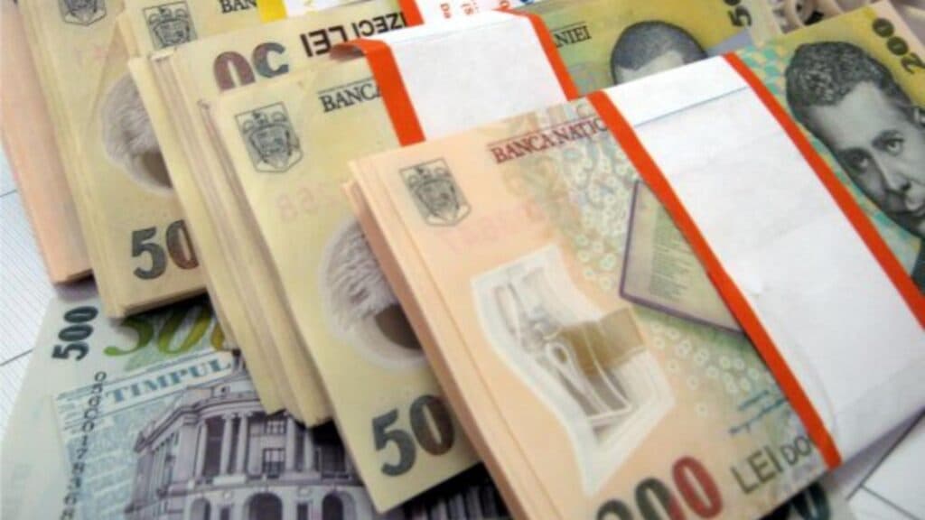 Venituri spectaculoase la BNR: Cât câștigă cu adevărat bancherii?