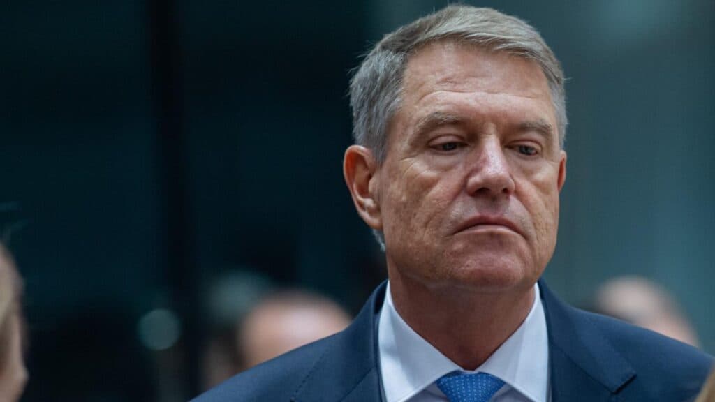 Momente incredibile la reședința lui Iohannis! Fostul președinte a ignorat solicitările, iar inspectorii ANAF au fost obligați să forțeze intrarea