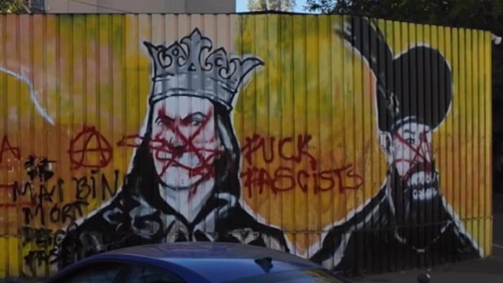 Sediul AUR din București a fost atacat vandalic