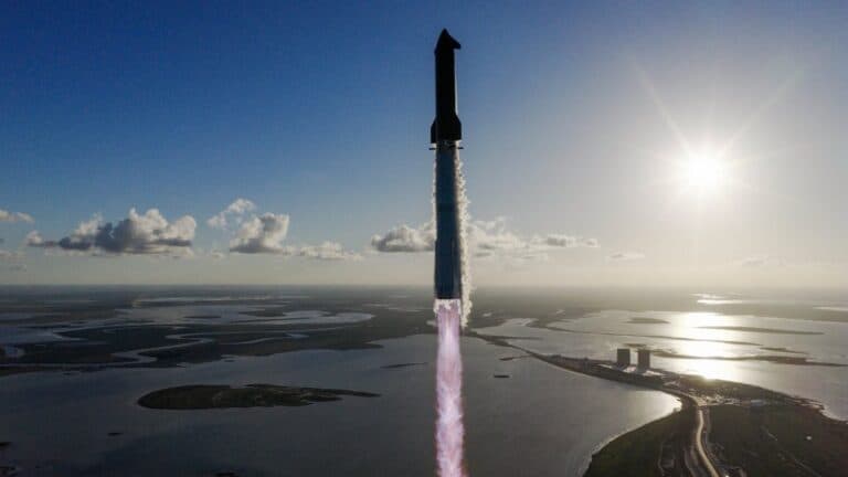 SpaceX încheie o eră plină de aventuri cu Starship V2, pregătindu-se pentru V3