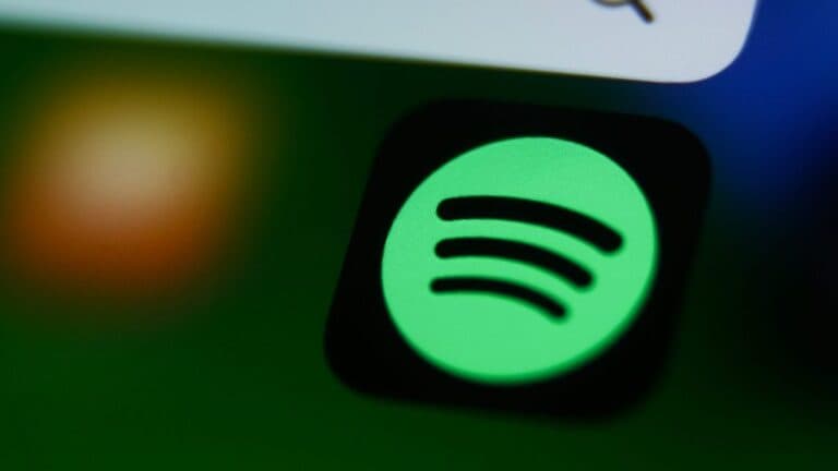 Spotify colaborează cu casele de discuri pentru a lansa produse muzicale AI axate pe artiști