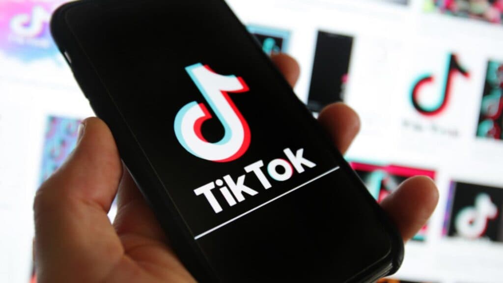 TikTok, noi provocări în Europa: îngrijorări legate de influențarea alegerilor în Cehia