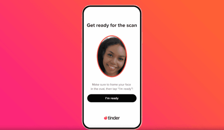 Tinder impune utilizatorilor noi din SUA să își confirme identitatea printr-o fotografie de tip selfie autentică