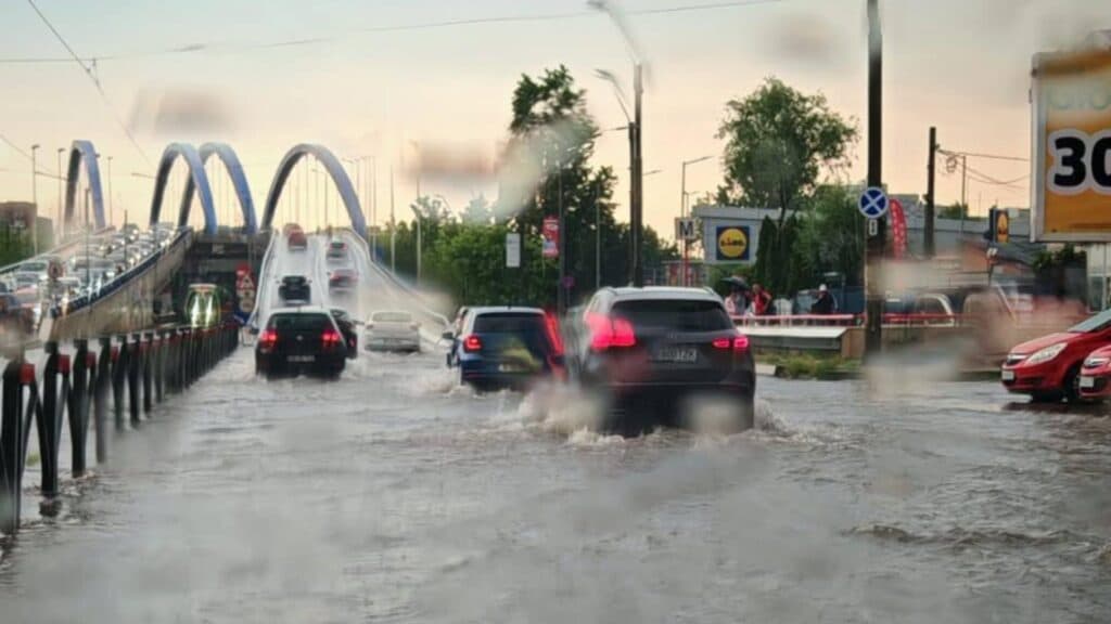 Inundațiile se apropie de București, Apa Nova se declară pregătită pentru codul roșu al Capitalei
