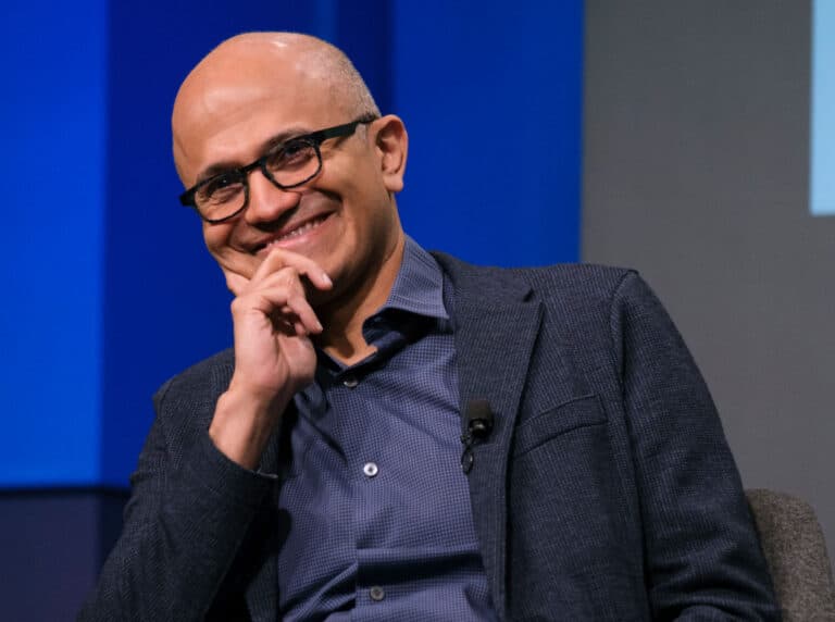 În timp ce OpenAI se grăbește să dezvolte centre de date pentru inteligența artificială, Nadella ne amintește că Microsoft le are deja