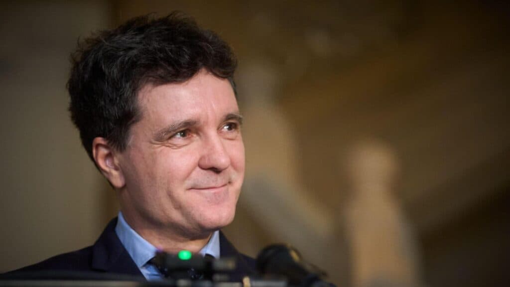 Afaceri de familie în centrul furtunii: cumnatul liderului și retrocedări rapide de terenuri