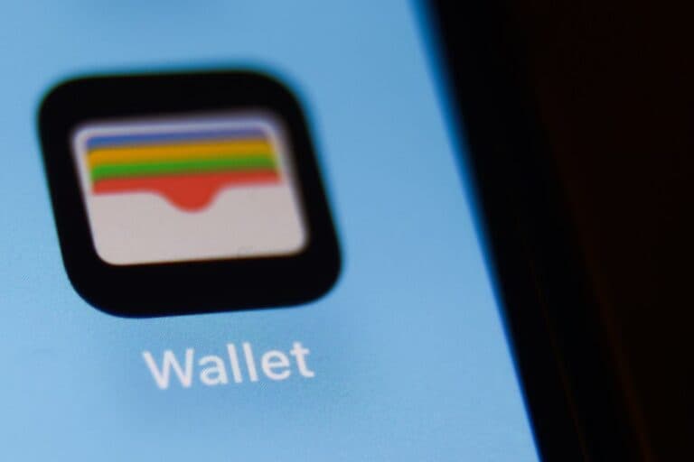 Apple introduce Identitatea Digitală, soluția pentru a avea pașaportul la îndemână pe telefon la controalele TSA