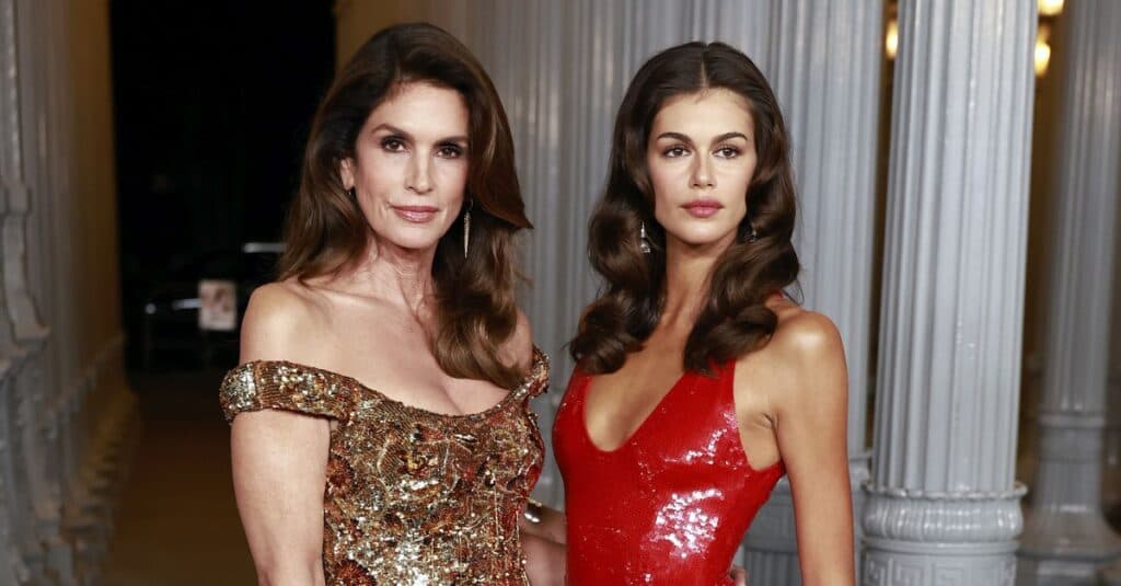 Gene de superstar! Cindy Crawford și Kaia Gerber au strălucit pe covorul roșu