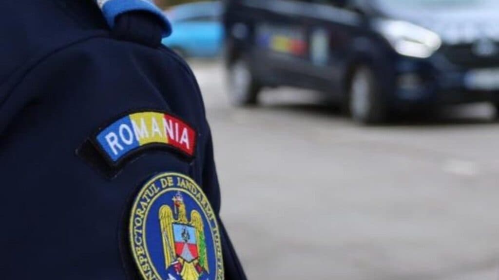 Bărbat de 43 de ani, reținut cu combustibil și arme albe după ce a amenințat-o pe fosta sa parteneră. Procurorii au dispus măsura controlului judiciar