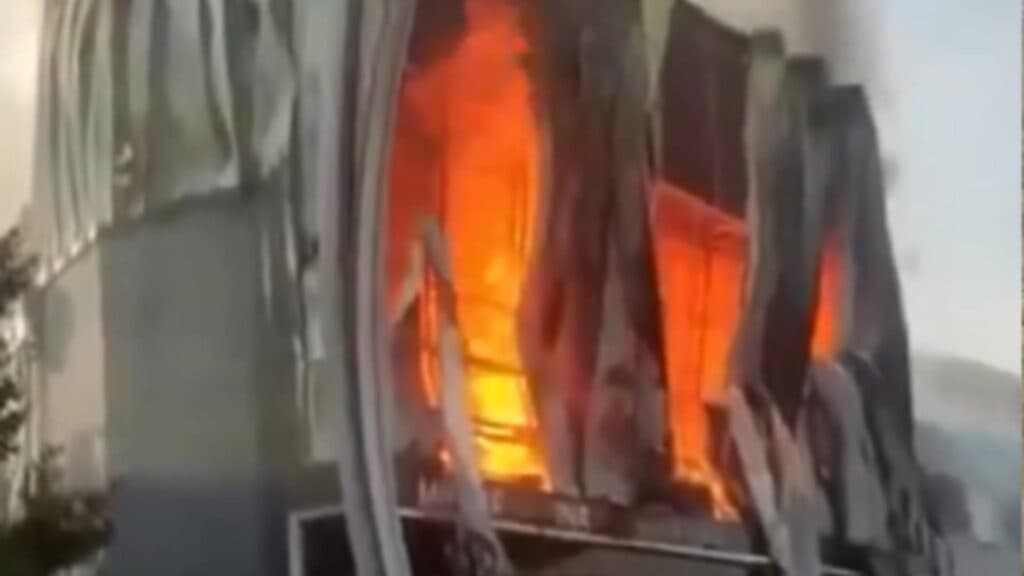 Incendiu devastator într-un depozit de parfumuri din Turcia: peste 6 vieți pierdute