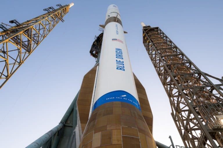Blue Origin amână a doua lansare a rachetei New Glenn din cauza vremii și a traficului de nave de croazieră