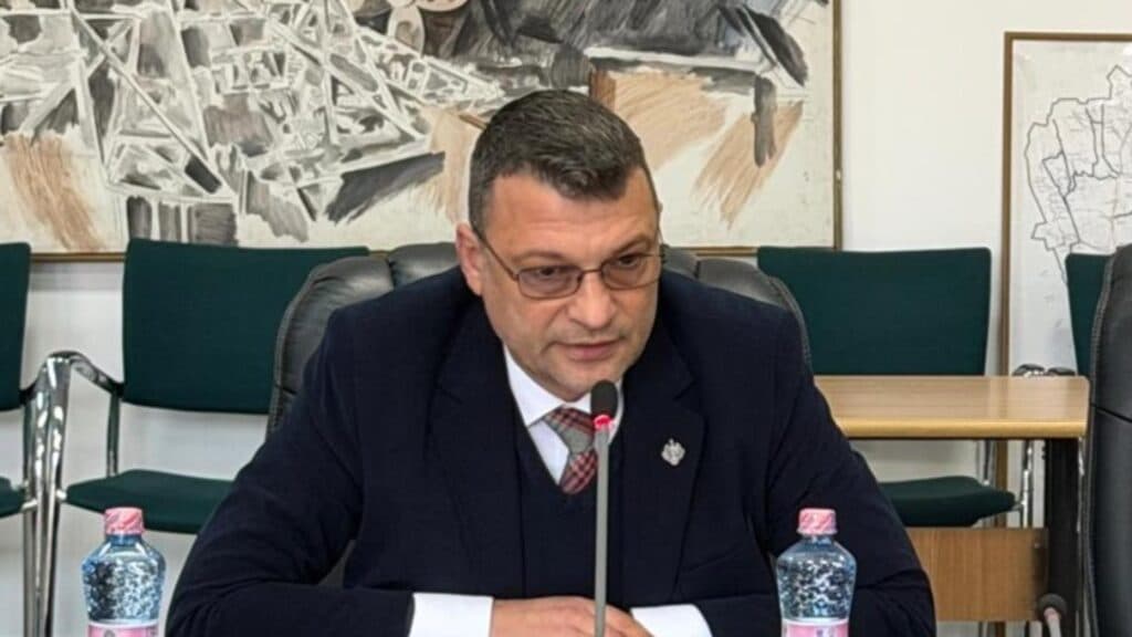 Bogdan Rodeanu, candidatul ideal pentru Ministerul Apărării, își dezvăluie adevărul în fața minciunilor radicale