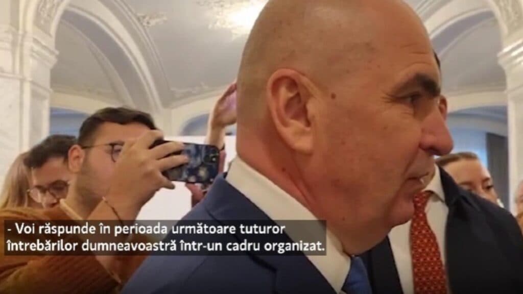 Bolojan evită cu abilitate întrebările presei: situații stânjenitoare