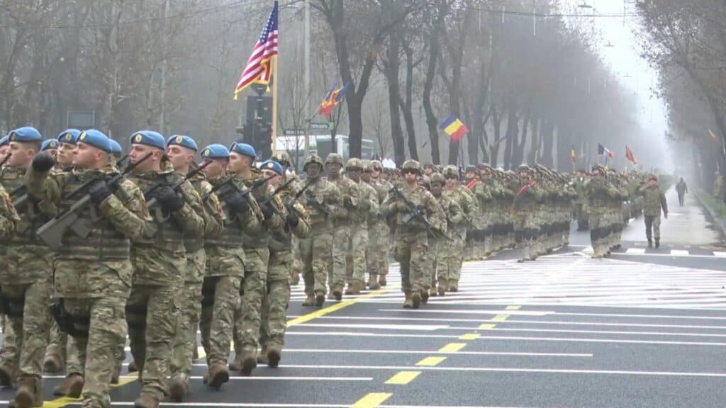 Premiera paradei militare de Ziua Națională, lipsind ministrul Apărării!