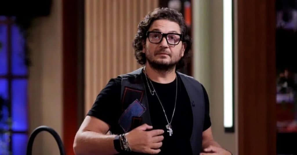 Reacția surprinzătoare a lui Florin Dumitrescu la sugestia unui internaut de a urmări Chefi la cuțite: „Dacă vreau preparate delicioase, aleg să mă inspir de la Scărlătescu și Bontea.”