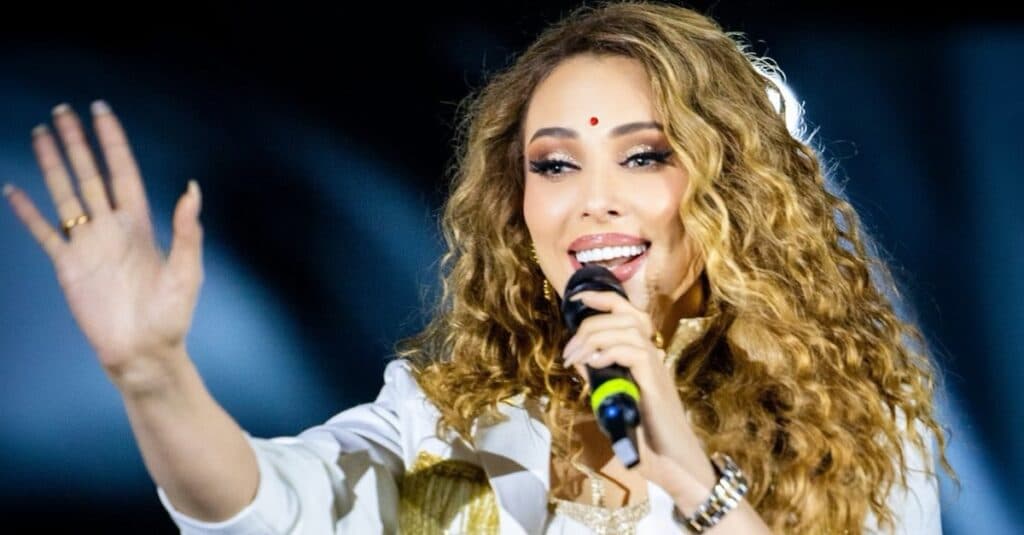 Ce legătură ascunsă există între Iulia Vântur și părinții lui Salman Khan? Află declarația sinceră a vedetei: „Fac eforturi să îi conving…”