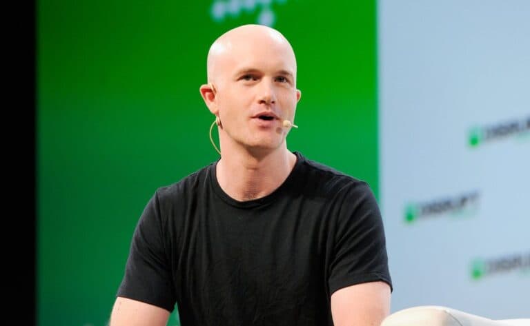 Brian Armstrong, CEO-ul Coinbase, își ironizează previziunile din piață