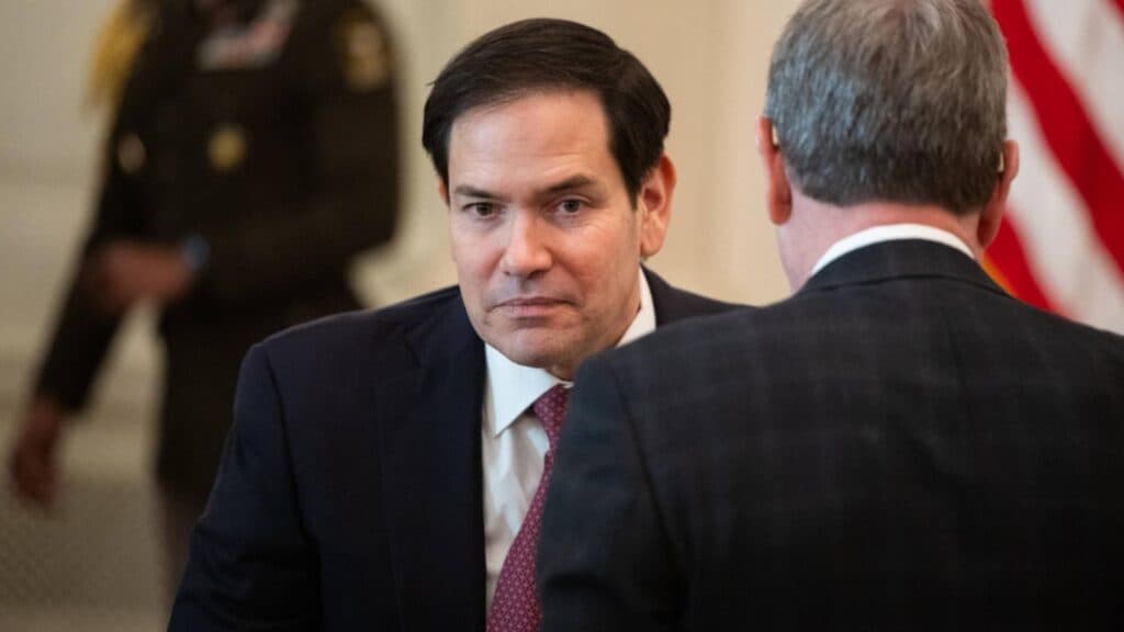 Tensiuni în jurul planului de pace pentru Ucraina: un senator acuză Moscova de influență, iar Marco Rubio ripostează
