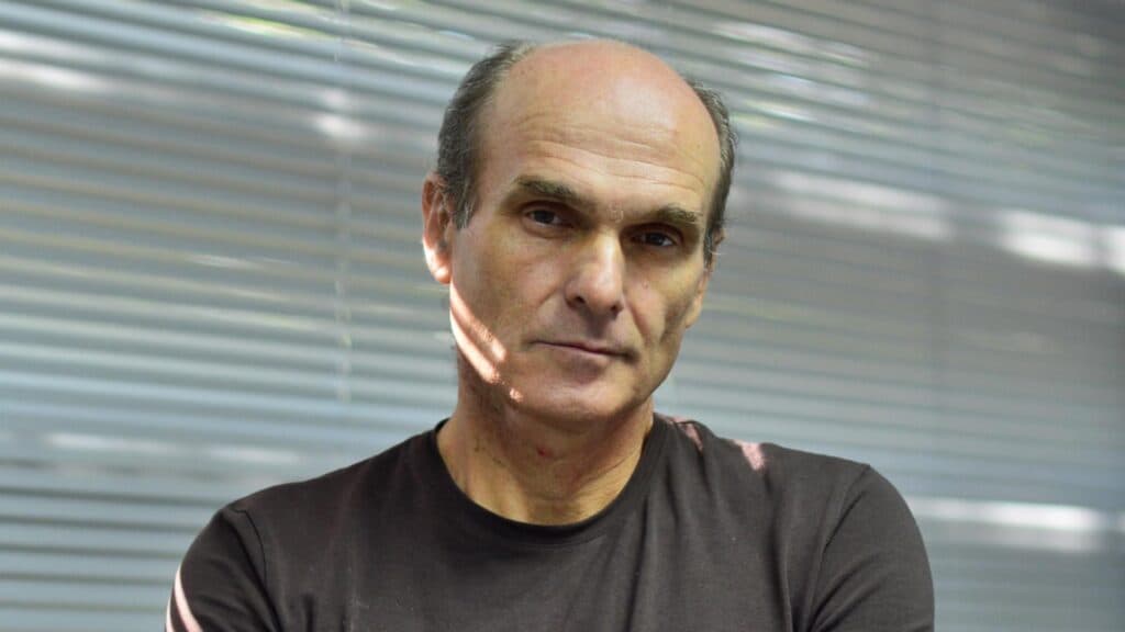 Cristian Tudor Popescu îl desființează pe Bolojan: “Menține românii în protest și se îngrașă cu corupții.”