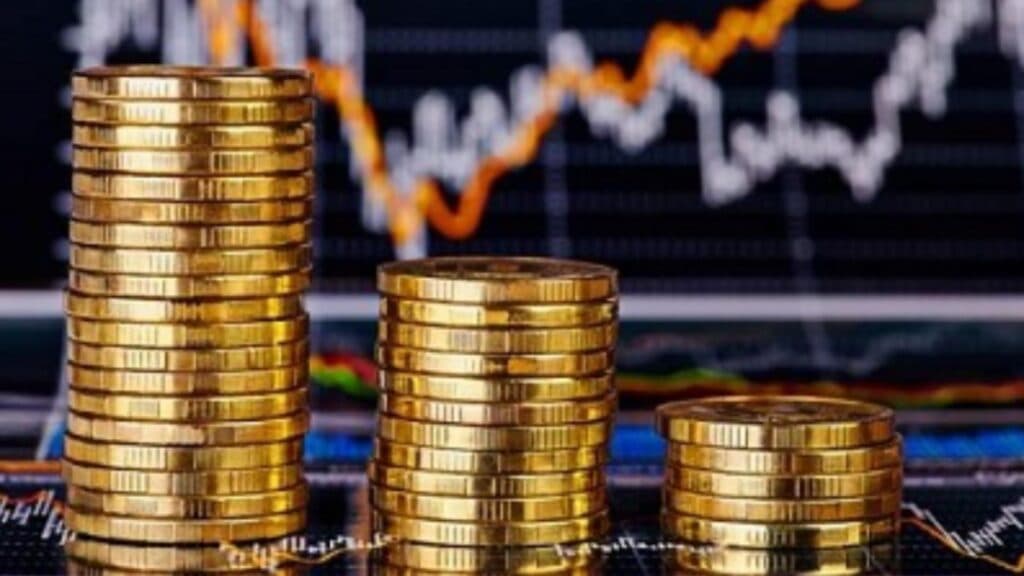 Datoria externă a României a atins cote alarmante. Suntem din ce în ce mai dependenți de Uniunea Europeană. O națiune cu un viitor constrâns de credite