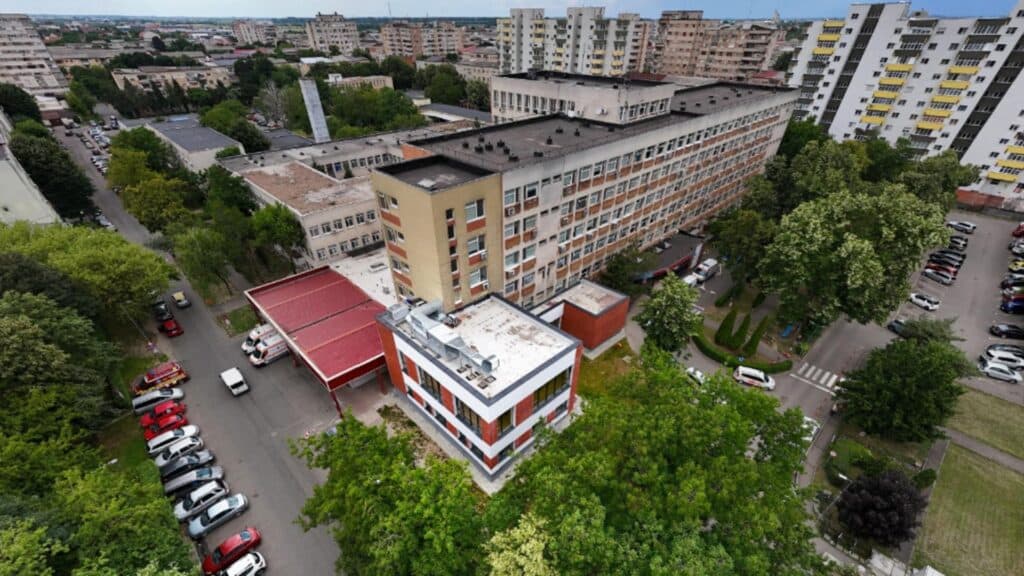 Percheziții la personalul medical de la SJU Satu Mare, într-un caz de FRAUDĂ legat de pensiile de handicap: un suspect a fost arestat