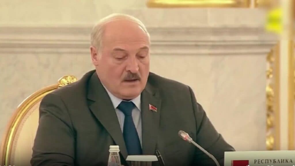 Dictatorul din Belarus își construiește o reședință opulentă în vecinătatea rușilor