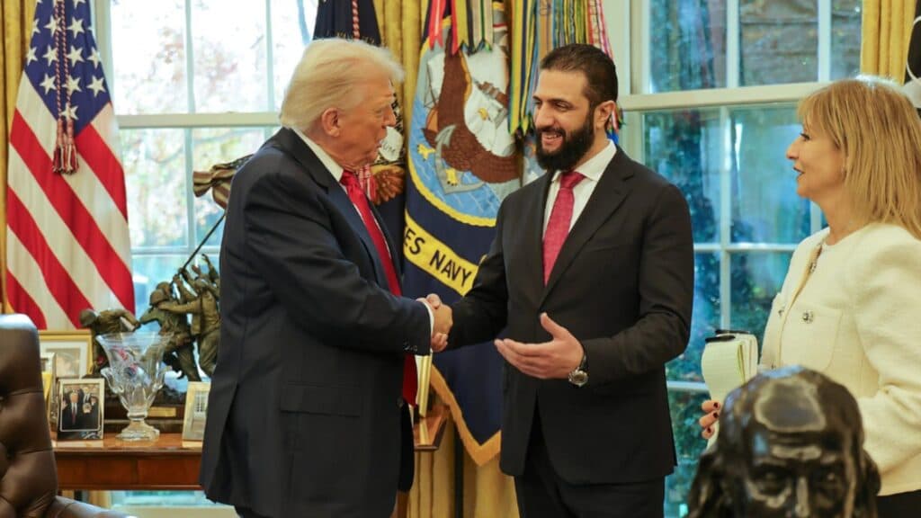 Donald Trump a exprimat curiozitatea față de noul lider sirian: ”Câte soții aveți, căci cu voi, băieți, nimic nu-i cert.”