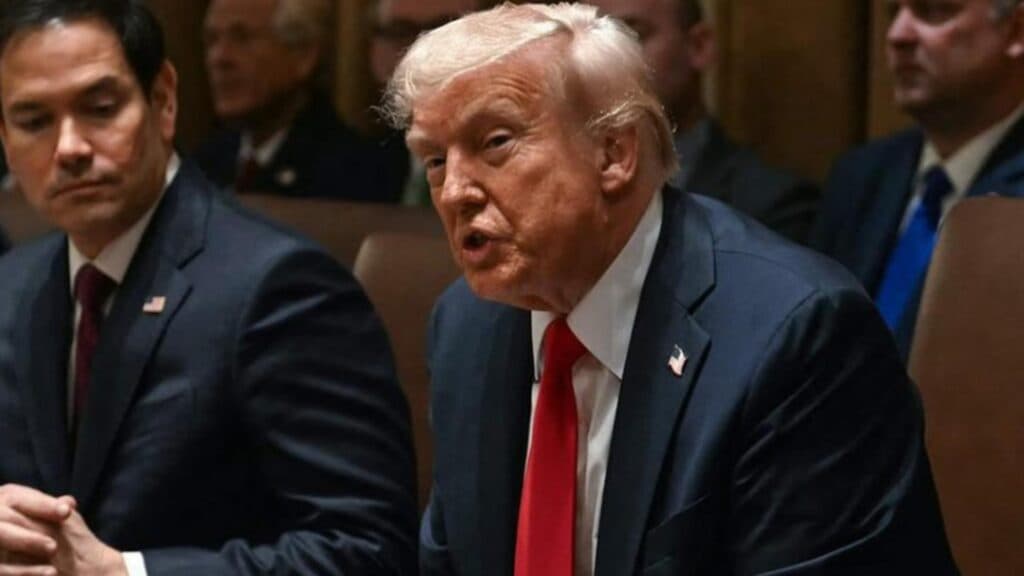 Donald Trump sugerează măsuri drastice în privința imigrației: persoanele cu exces de greutate sau probleme medicale cronice ar putea fi excluse de la obținerea vizei de rezidență permanentă în SUA