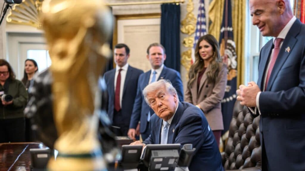 Donald Trump interzice fanilor unei alte echipe de fotbal la Cupa Mondială, după Iran
