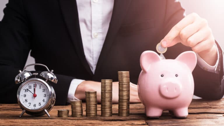 Evoluția economiilor românilor în octombrie: Ce valoare reală au banii din conturi, conform BNR