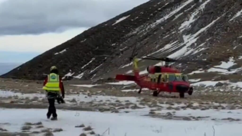 Zbor salvator: elicopterul Black Hawk își dovedește puterea în Munții Bucegi