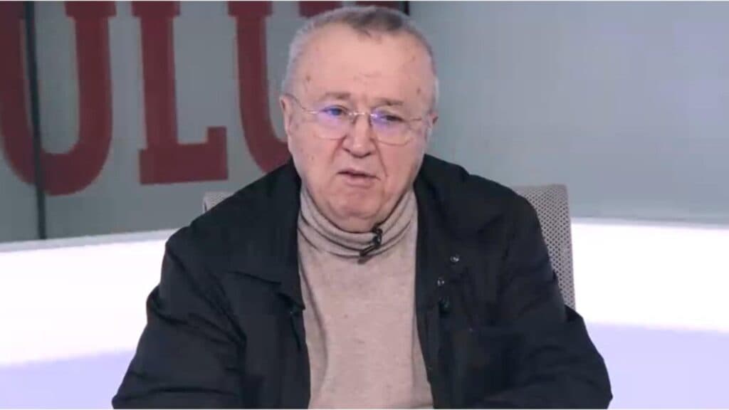 Ion Cristoiu: „Bolojan pare să aibă o aversiune față de jurnalismul care-l urmărește. Un politician care evită întrebările se teme de mass-media.”