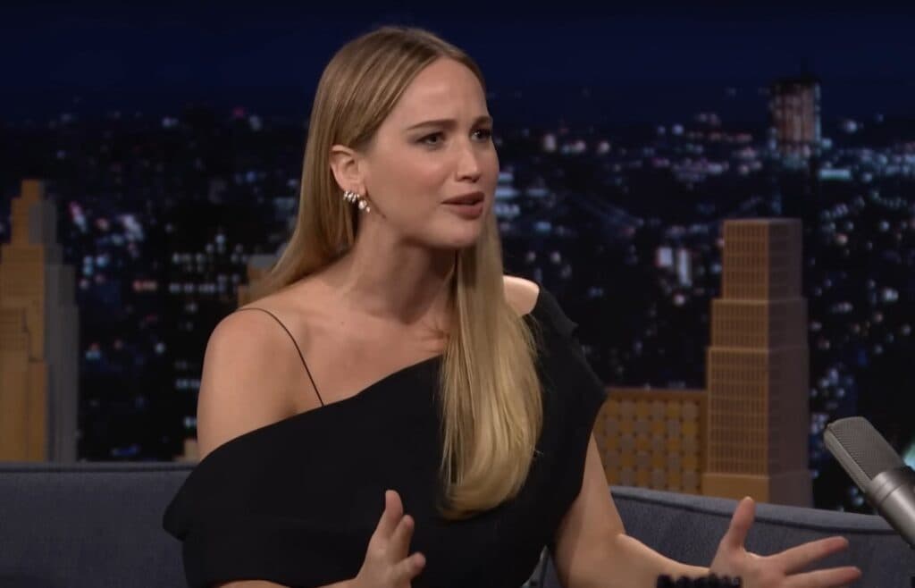 Jennifer Lawrence își dezvăluie tactica: se confruntă cu internauții din spatele unui cont fals