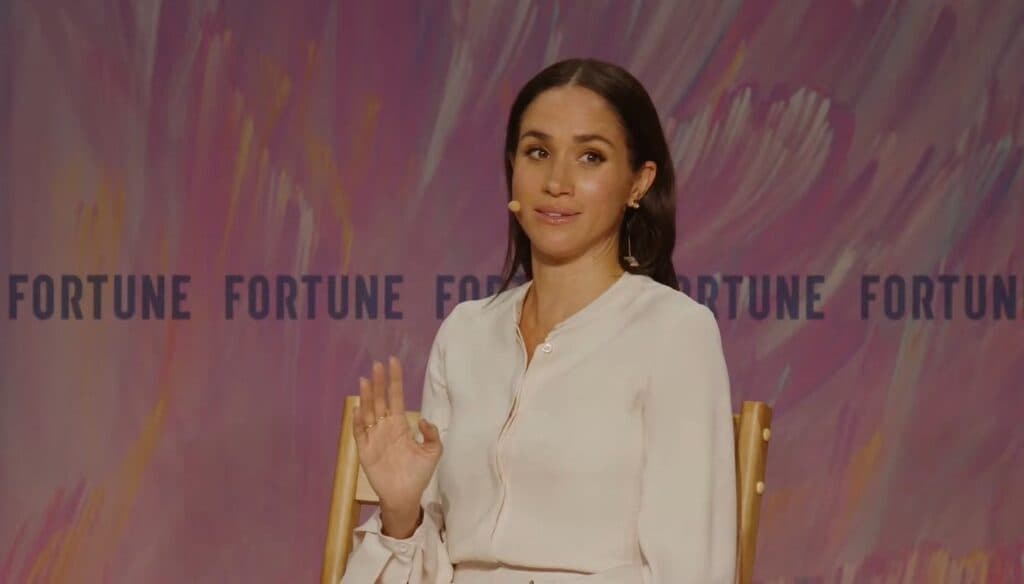 Lacrimi de tristețe pentru Meghan Markle! Capturată în momente emoționante într-o bibliotecă, după zvonurile despre un posibil divorț de prințul Harry