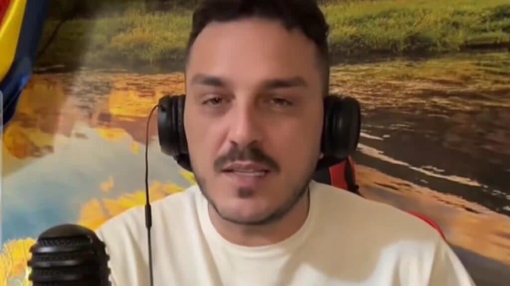 Makaveli, cu umor după retragerea sa: „Îmi pare rău că n-am contribuit la victoria PSD-PNL-USR, împărțind voturile suveraniste.”