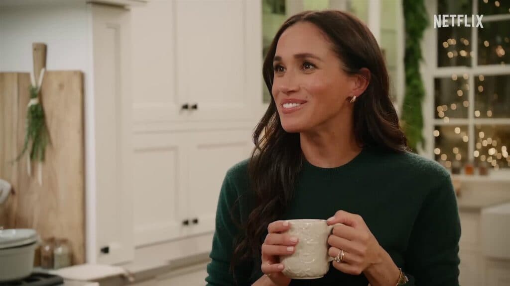 Meghan Markle, în centrul unui scandal: a fost surprinsă purtând rochia de 8.000 de euro dispărută după ședința fotografică