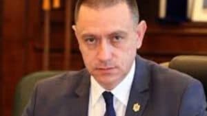 Mihai Fifor solicită demisia lui Moșteanu: „Nu poți conduce Apărarea cu biografii manipulate și adevăruri cosmetizate.”