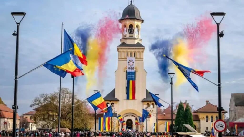 Mii de români se unesc cu Georgescu și Simion de 1 Decembrie. Realitatea PLUS, transmisiuni continue din inima suveraniștilor