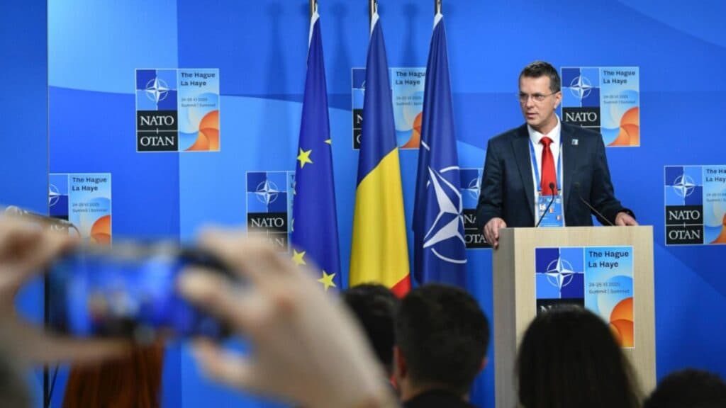 Informații omise din CV-ul ministrului Apărării: Ce a lăsat în umbră Ionuț Moșteanu?