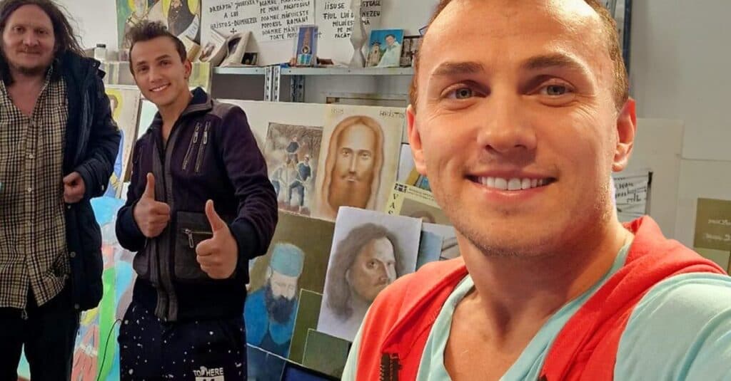 Mihai Trăistariu își transformă talentul în profit! A început să creeze opere de artă! Ce sumă a câștigat pentru un peisaj? „Fratele meu le vinde cu 300 de lei, iar eu am primit…”