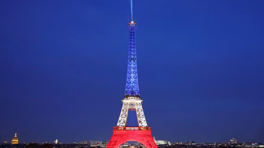 Tribut adus celor căzuți în atacurile jihadiste din 13 noiembrie 2015, Paris