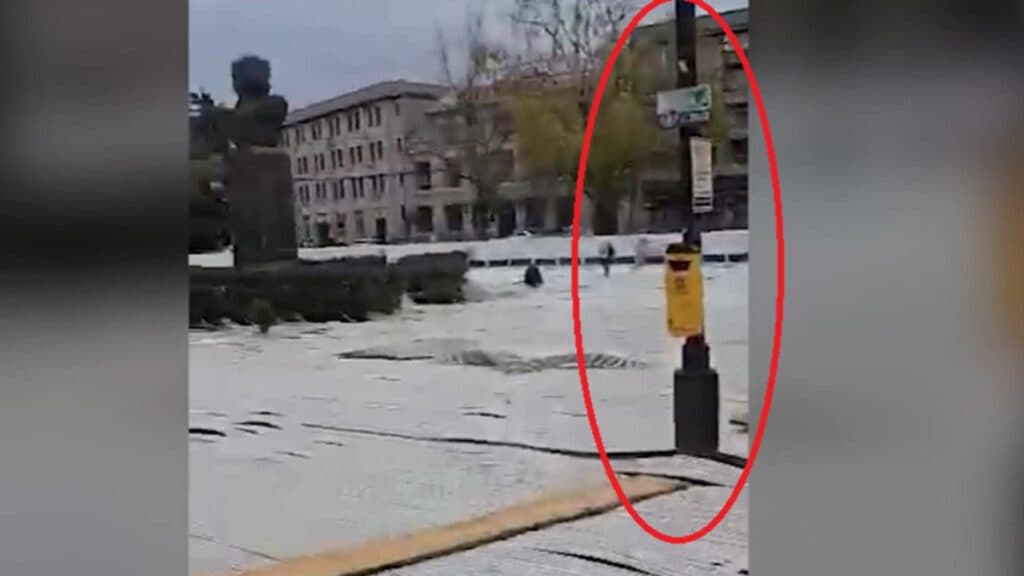 Ploiești: Patinoarul “Dorel” ascunde surprize neașteptate – obstacole neobișnuite pe gheață!