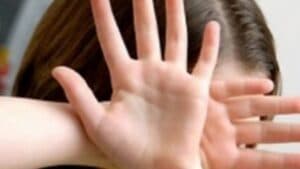 Descinderi în Bihor la domiciliul unui bărbat suspectat de pornografie infantilă: o fetiță de doar 9 ani, supusă șantajului