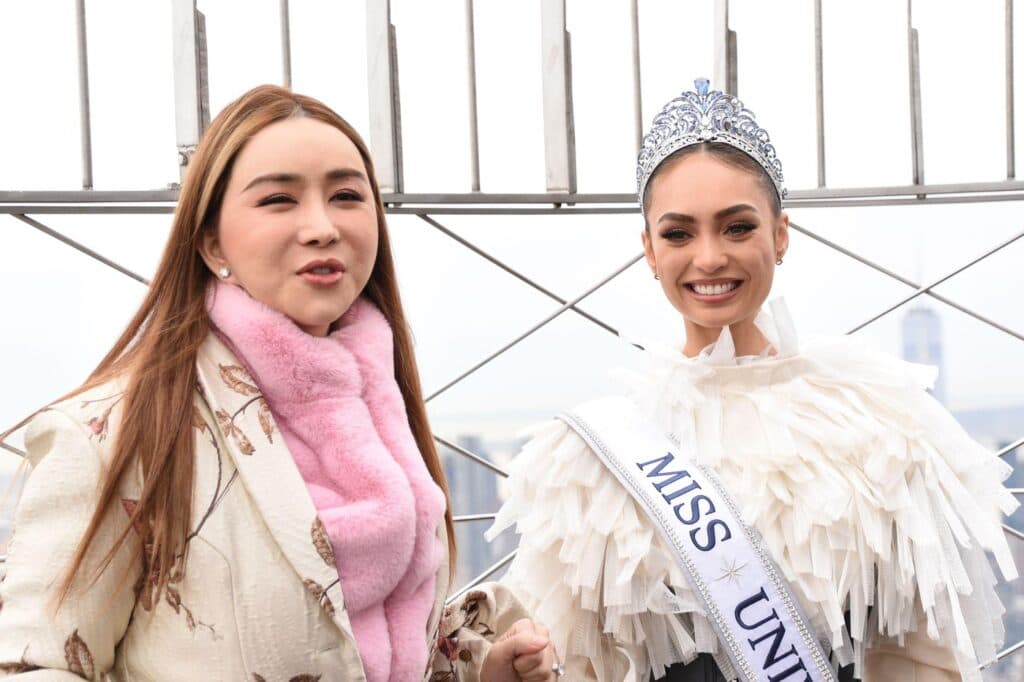Șefa Miss Univers, căutată de autorități! Ce suspiciuni planează asupra ei?