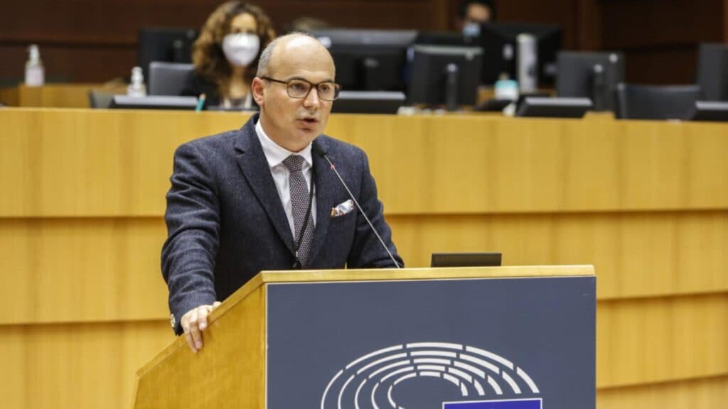 Rareș Bogdan: „Comisia Europeană trebuie să se apropie de oameni și să renunțe la distanța din turnul de fildeș.”