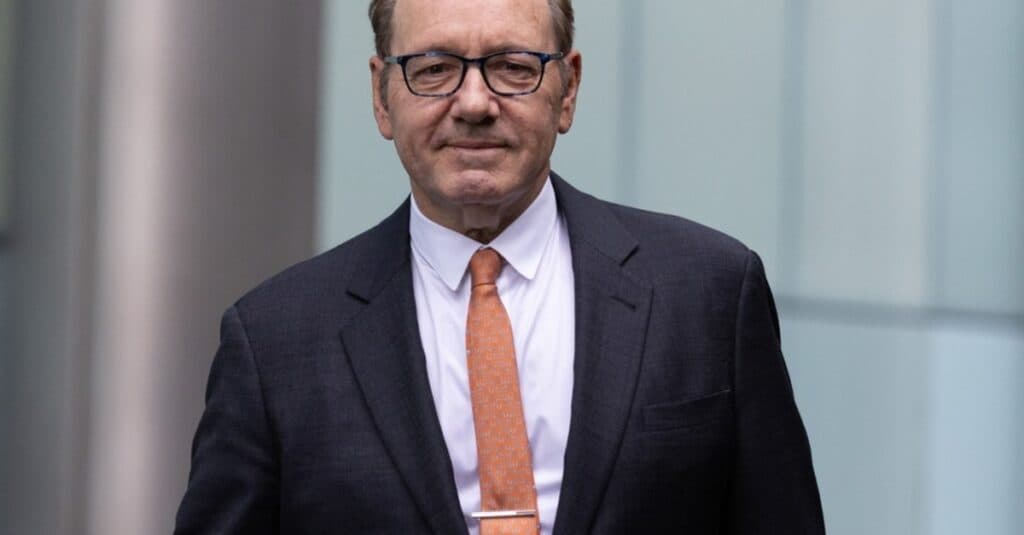 Viața ruinată de scandalul sexual! Kevin Spacey dezvăluie că s-a mutat în hoteluri